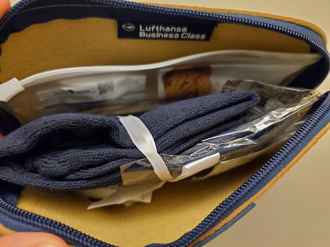 *NEW* Lufthansa flight luxury brand leather amenity bag (business class