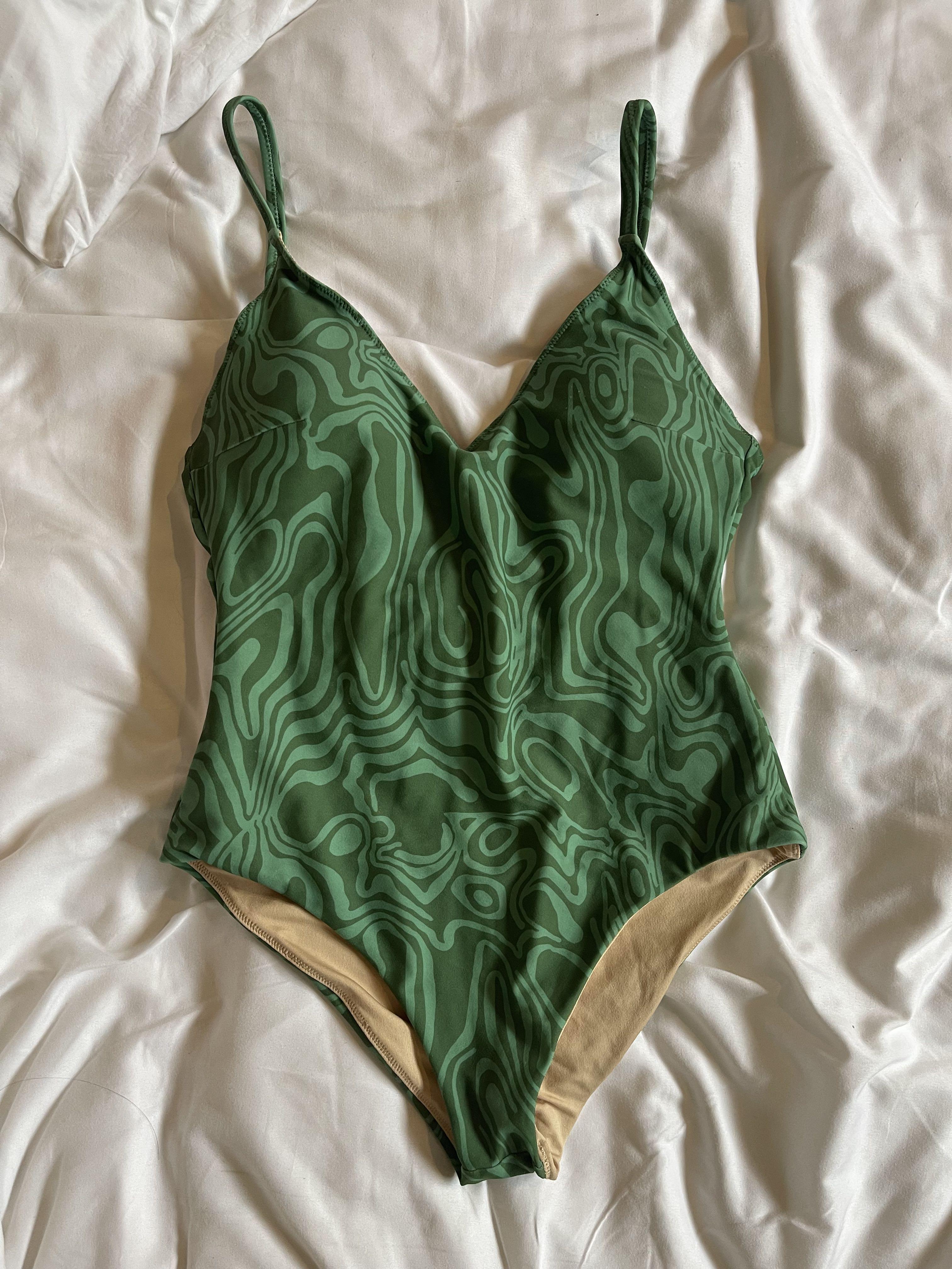 Pomelo Wavy Print One Piece Swimsuit in Green, Women's Fashion