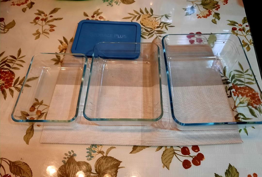 PYREX STORAGE PLUS 3 pieces (Category: Bakeware) located in Makati City. Submitted by darlenc (Listing ID 1177608698, Image 1). Description: Pyrex Storage Plus One (1) Set upon housecleaning I found out 2 cover has become defective & box worn out. But this has been good as new and was just long time kept . It can be use as Storage, baking lasagna, pasta or chicken corded blue or beef morcon. It is very ideal for food serving as well..