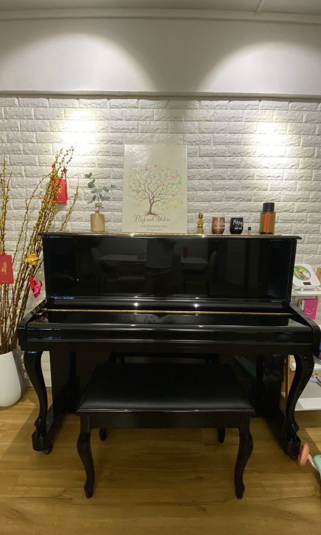 Samick piano in good condition, Hobbies & Toys, Music & Media