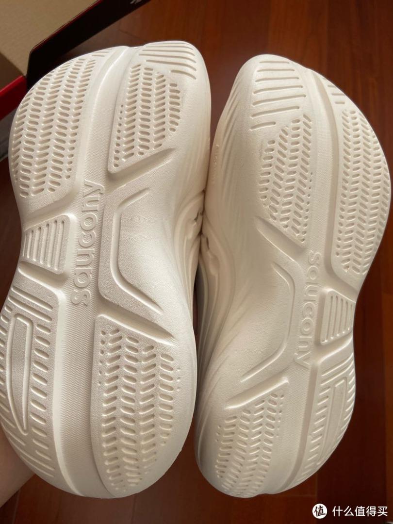 Saucony slides cheap