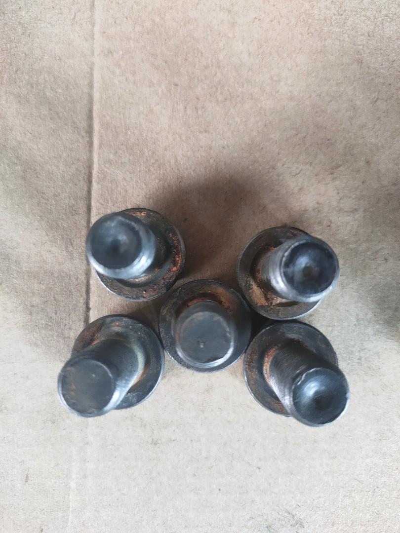 Skru flywheel wira/iswara manual& auto, Auto Accessories on Carousell