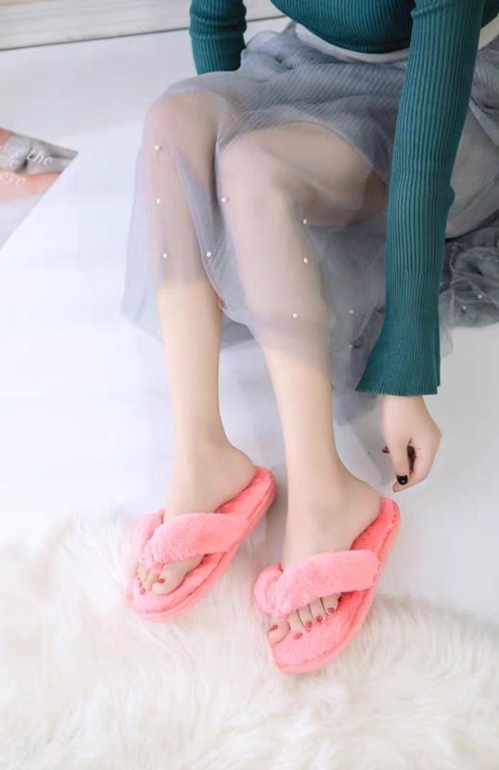 Furry flip hot sale flop sandals