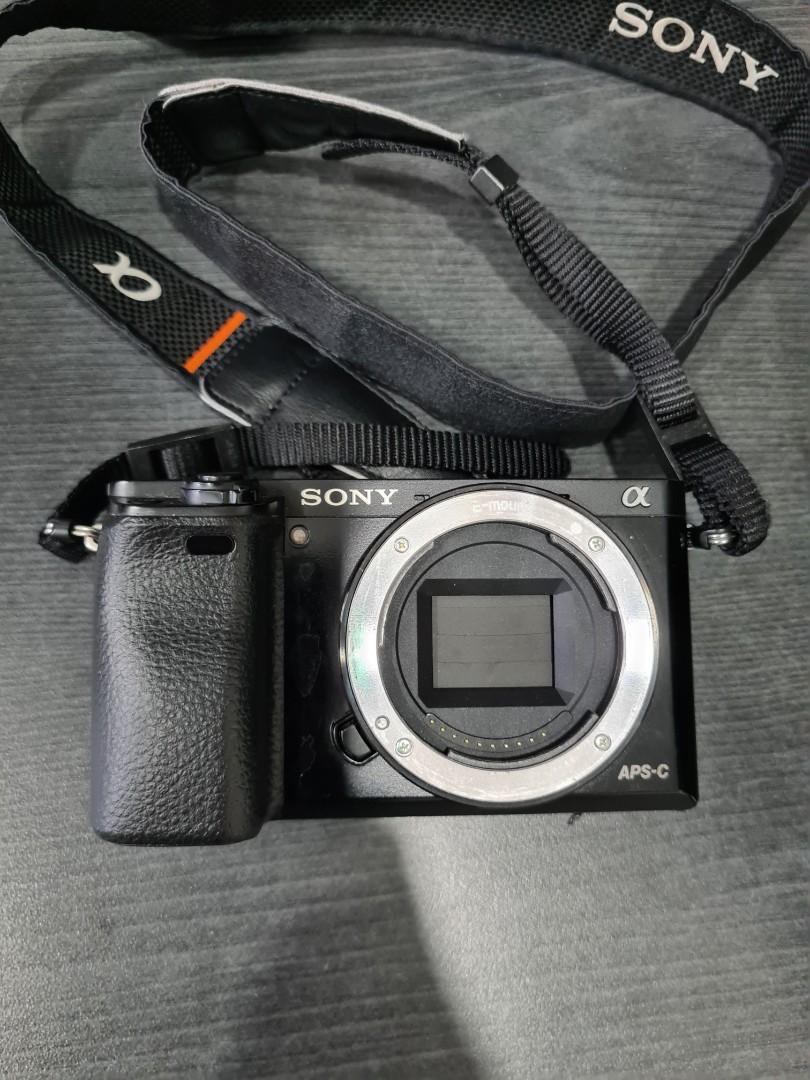 Sony a6000 camera body only. Currently not working, Photography