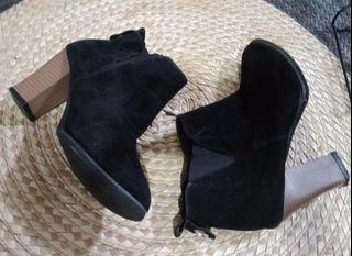 Super cute Korean boots
