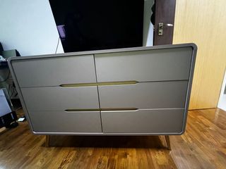 (Category: ) located in . Submitted by Furnitureinstallationguy (Listing ID 1177453200, Image 1). Description: .