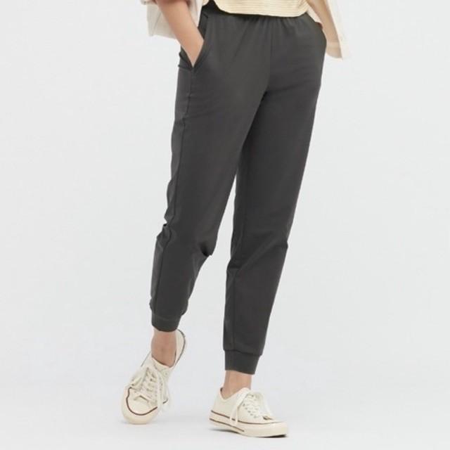 Uniqlo Ultra stretch active tapered pants, Women's Fashion, Bottoms, Other  Bottoms on Carousell