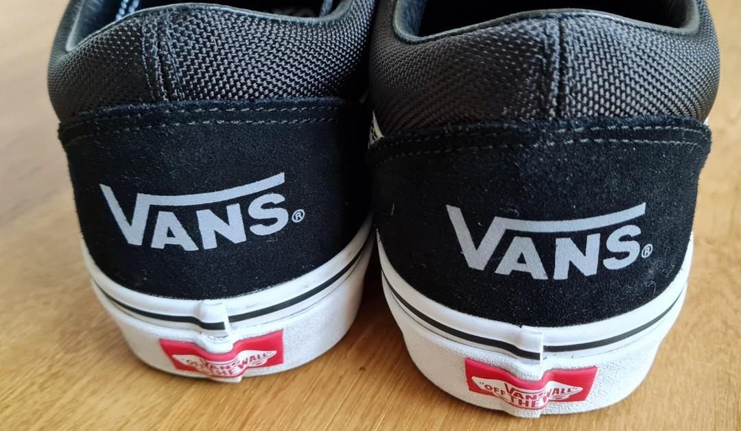 Burgundy top vans jd