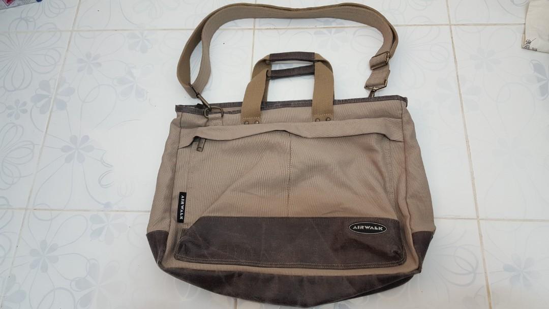 VINTAGE AIRWALK SKATEBOARD SLING BAG, Men's Fashion, Bags, Sling Bags on Carousell