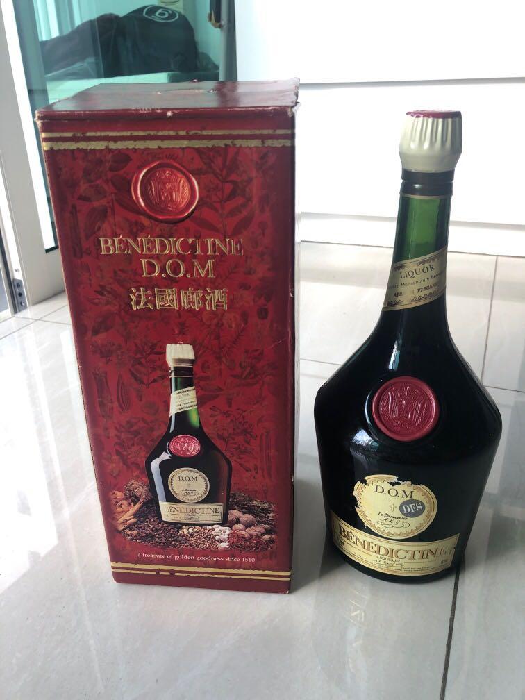 Benedictine D.O.M Liqueur : The Whisky Exchange