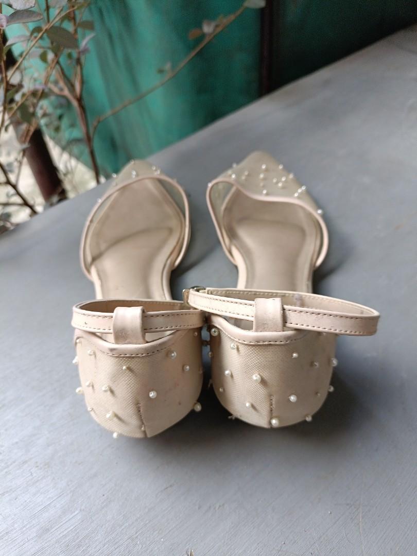 Sepatu Kebaya atau pesta (Kategori: Sepatu Wanita) berada di Jakarta Timur. Dikirim oleh oliviacem (ID iklan 1177443623, Gambar 3). Deskripsi: Cantik Dan elegant, bukan yg murahan.