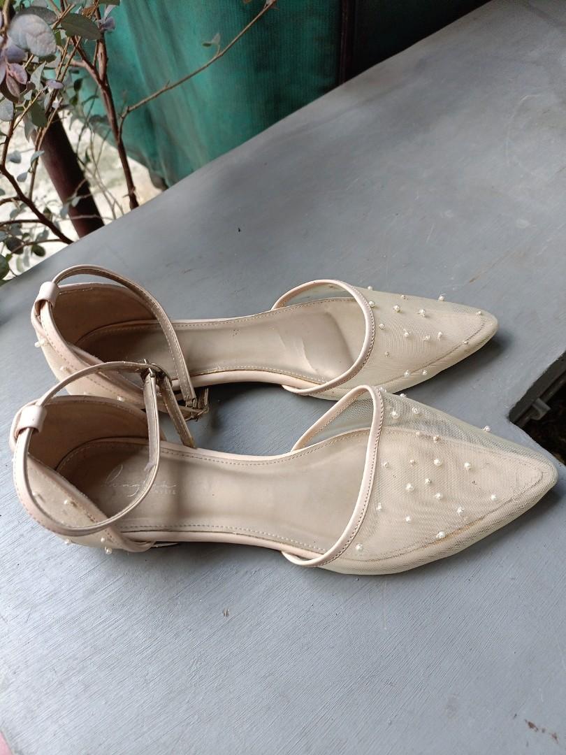 Sepatu Kebaya atau pesta (Kategori: Sepatu Wanita) berada di Jakarta Timur. Dikirim oleh oliviacem (ID iklan 1177443623, Gambar 2). Deskripsi: Cantik Dan elegant, bukan yg murahan.