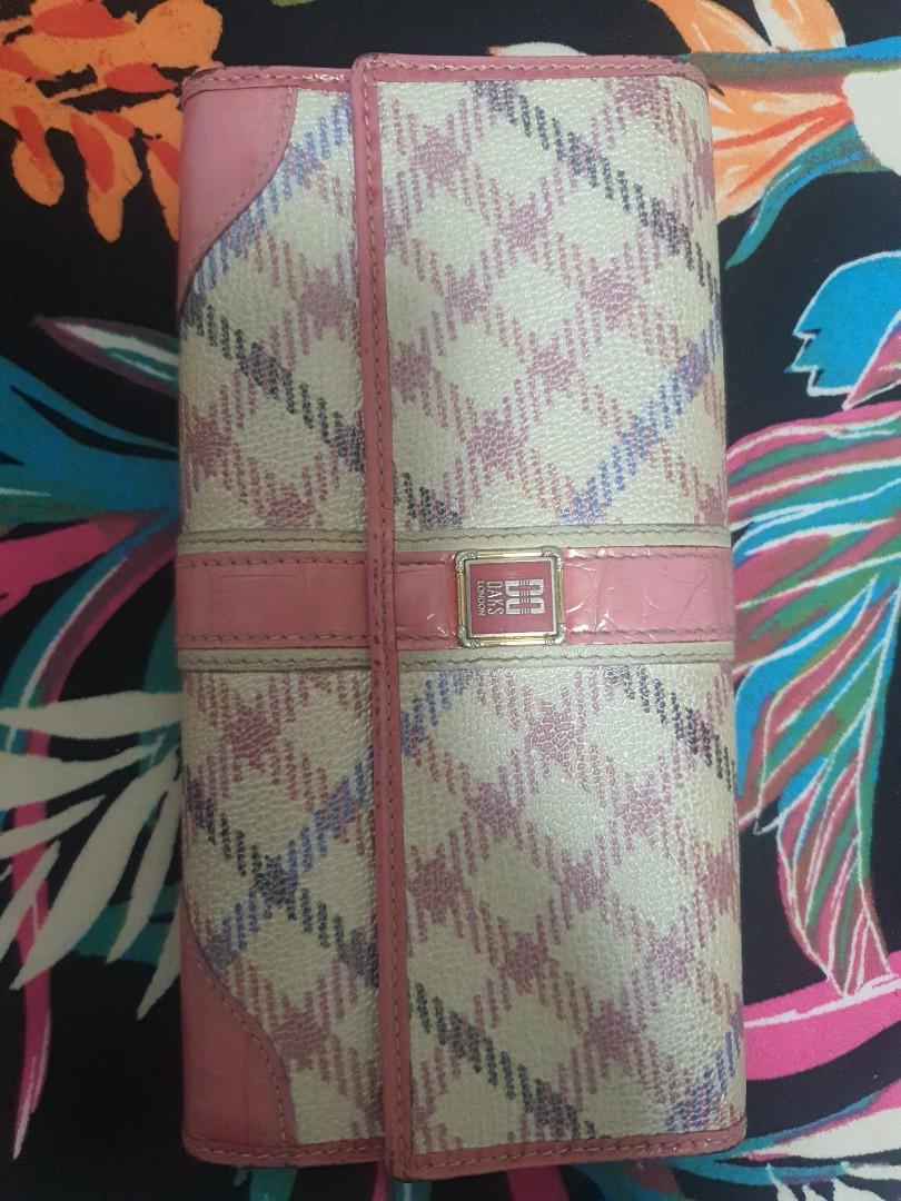 W ell Used Daks Tri Fold Long Wallet (Category: Luxury Bags & Wallets) located in Zamboanga. Submitted by abby1614 (Listing ID 1177603260, Image 1). Description: well loved Original/Authentic Daks wallet. still clean and presentable #newyou.