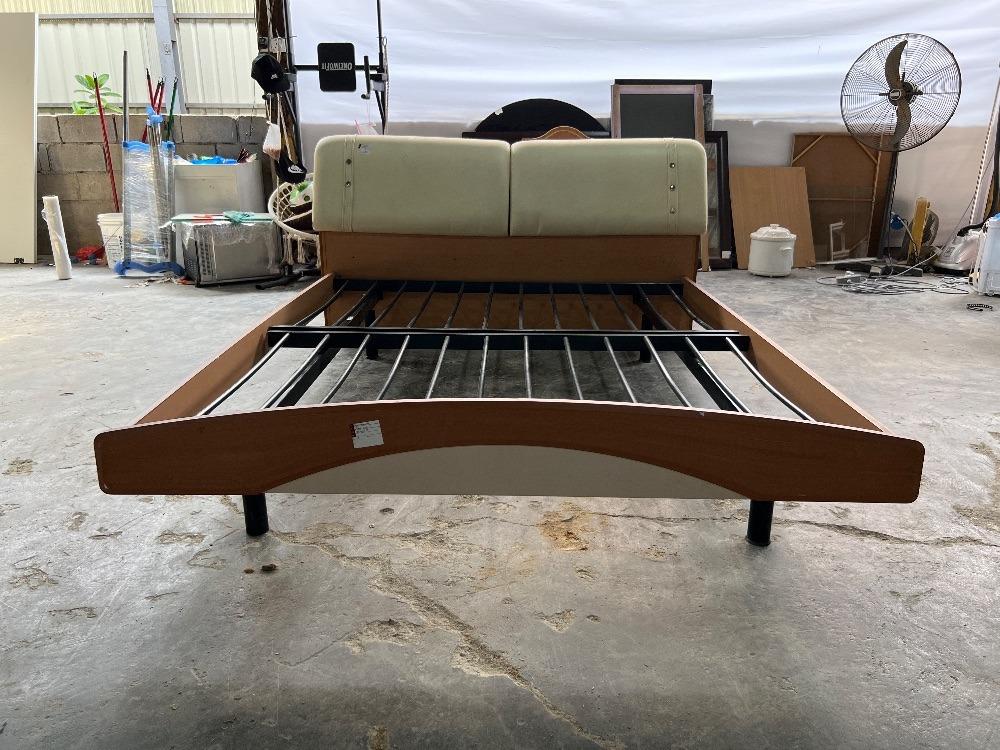 Wooden Queen Bed Frame with Leather Headboard / Rangka Katil Kayu Queen