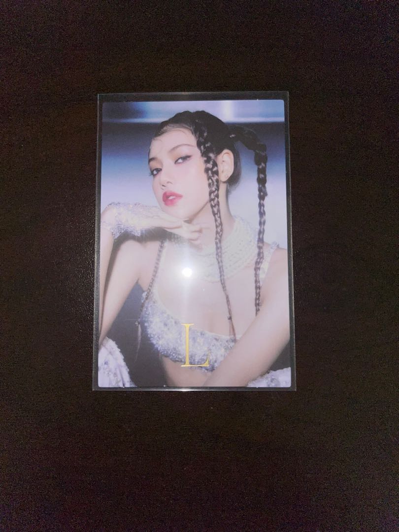 [WTS/LFB] BLACKPINK Lisa rare gold photocard (BLACK VERSION), Hobbies ...