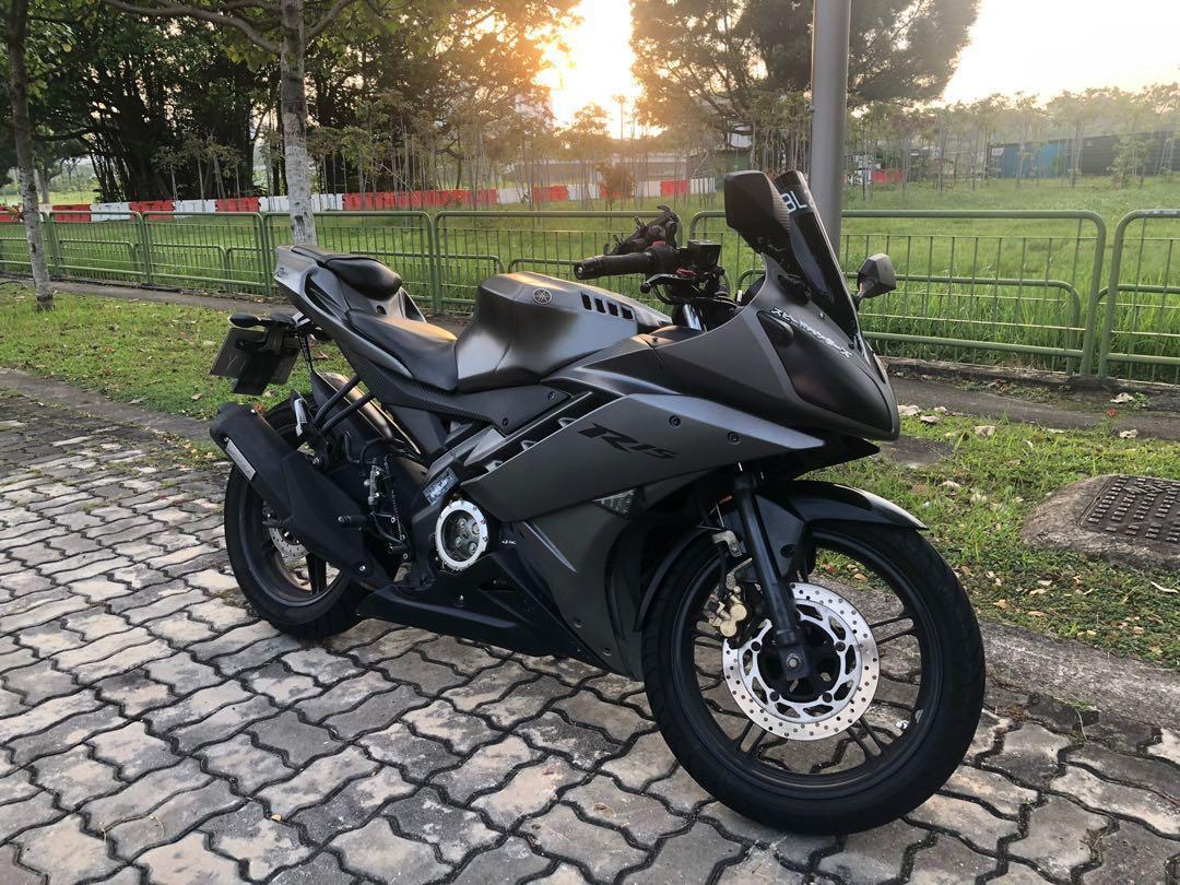 R15 v2 shop price black