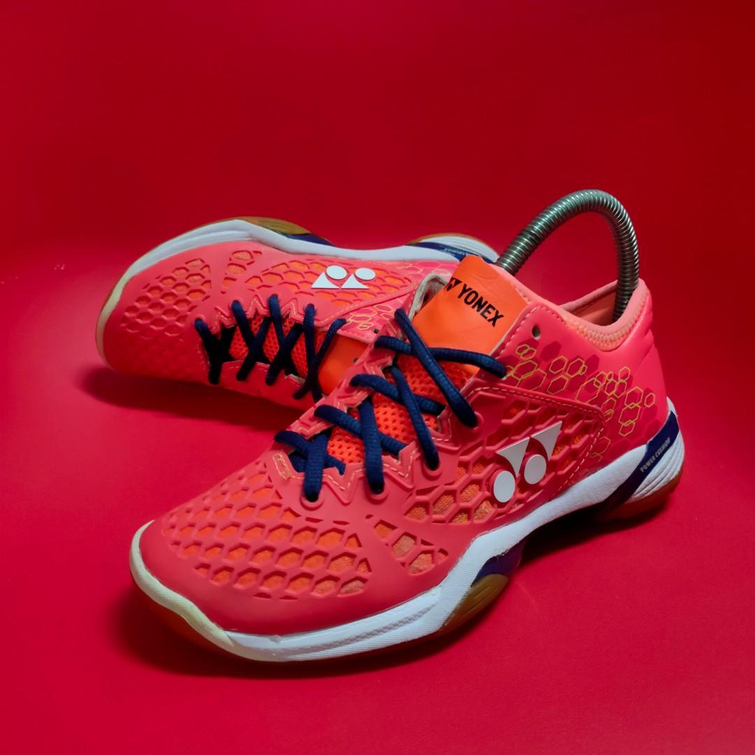 4.5Uk Yonex Shb 03Z Lee Chong Wei Women s Fashion Activewear on Carousell