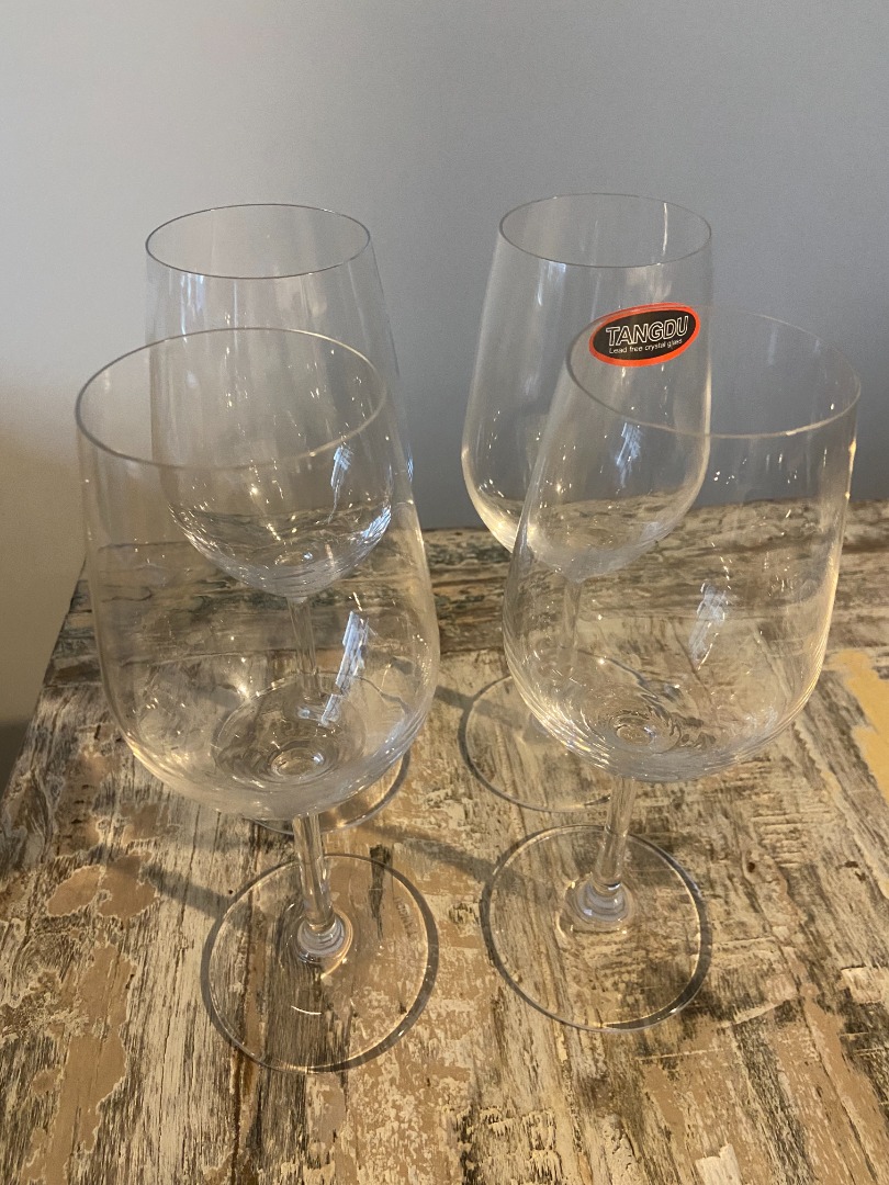 4 x crystal wine glasses, Furniture & Home Living, Kitchenware