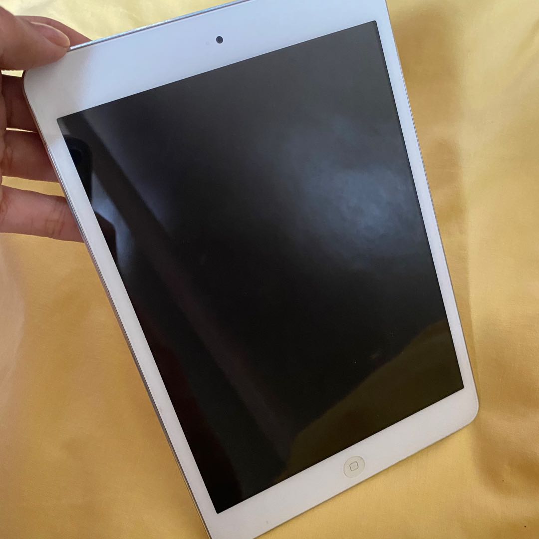 Broken iPad mini (1st gen), Mobile Phones & Gadgets, Tablets, iPad on