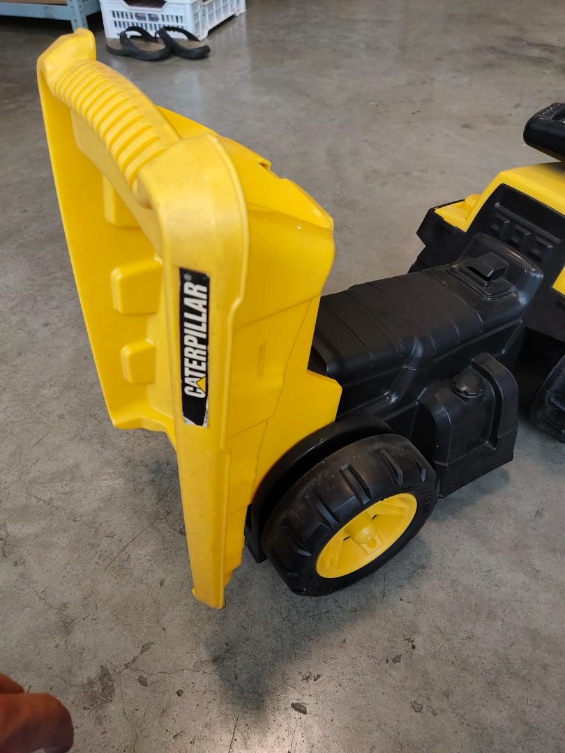 Caterpillar kiddie ride, Babies & Kids, Infant Playtime on Carousell