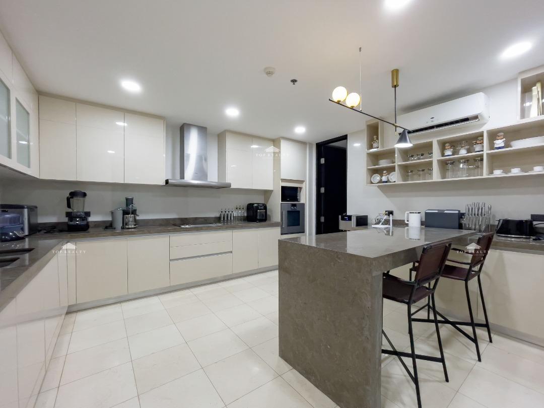 Condo for Sale in BGC, Taguig City at Grand Hyatt Residences, Fort