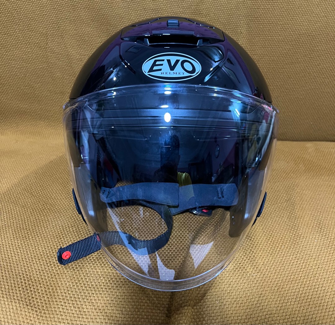 Evo RS9 helmet, Motorcycles, Motorcycle Apparel on Carousell