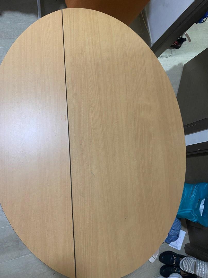 Foldable table can be used as desk, 傢俬＆家居, 傢俬, 桌子 Carousell
