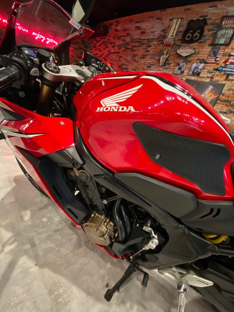 Honda CBR650R ABS TCS 台本車, 機車, 重機在旋轉拍賣
