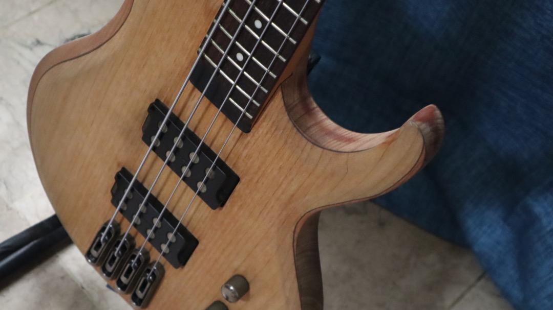 Ibanez BTB 300 4 String Bass Guitar, Hobbies & Toys, Music & Media ...
