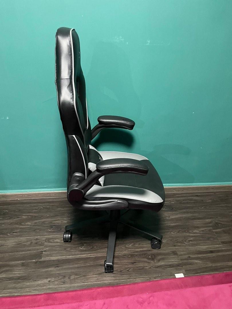 Kane X Gaming Chair, Furniture & Home Living, Furniture, Chairs on Carousell