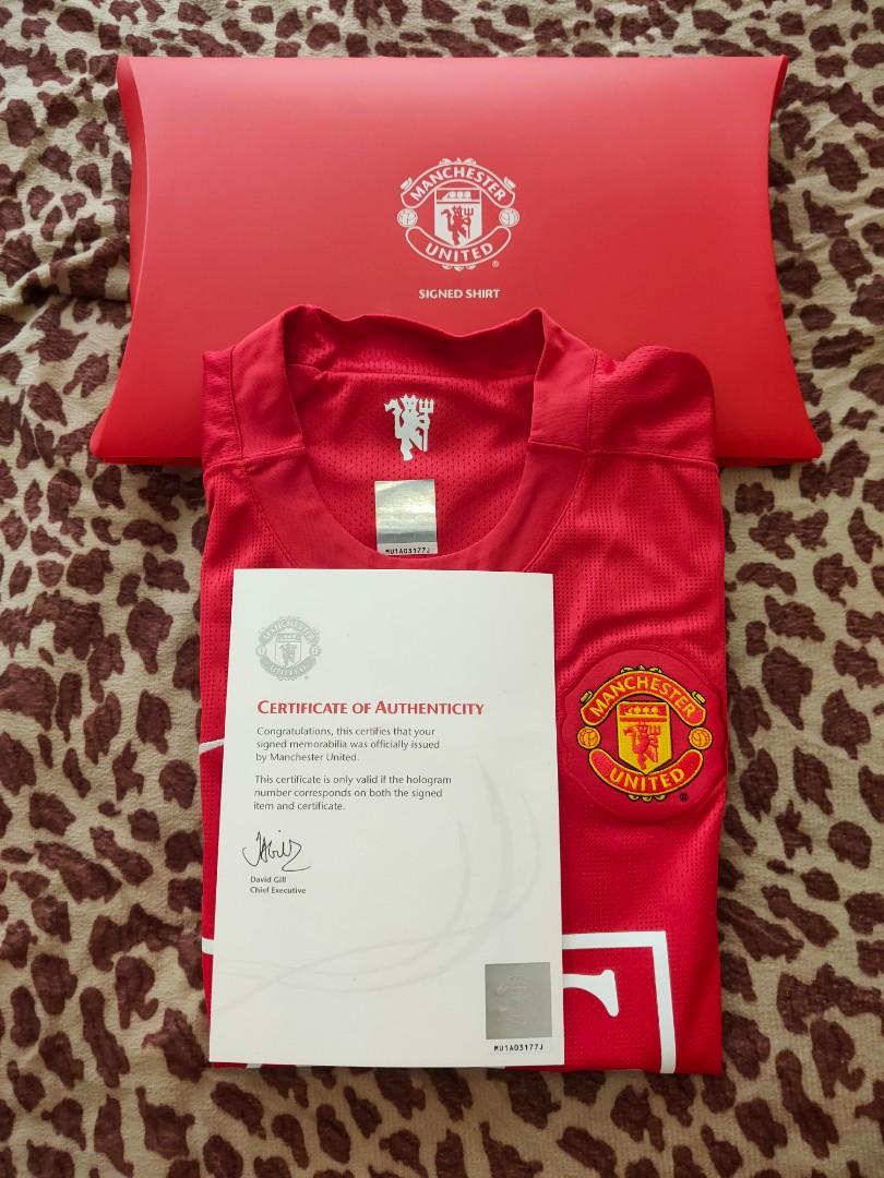 Manchester united clearance signed jersey