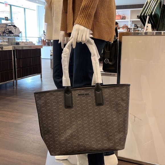 Mk store sale outlet