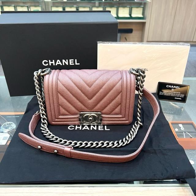 Chanel Boy Flap Chevron Calfskin Ruthenium Medium Black - US