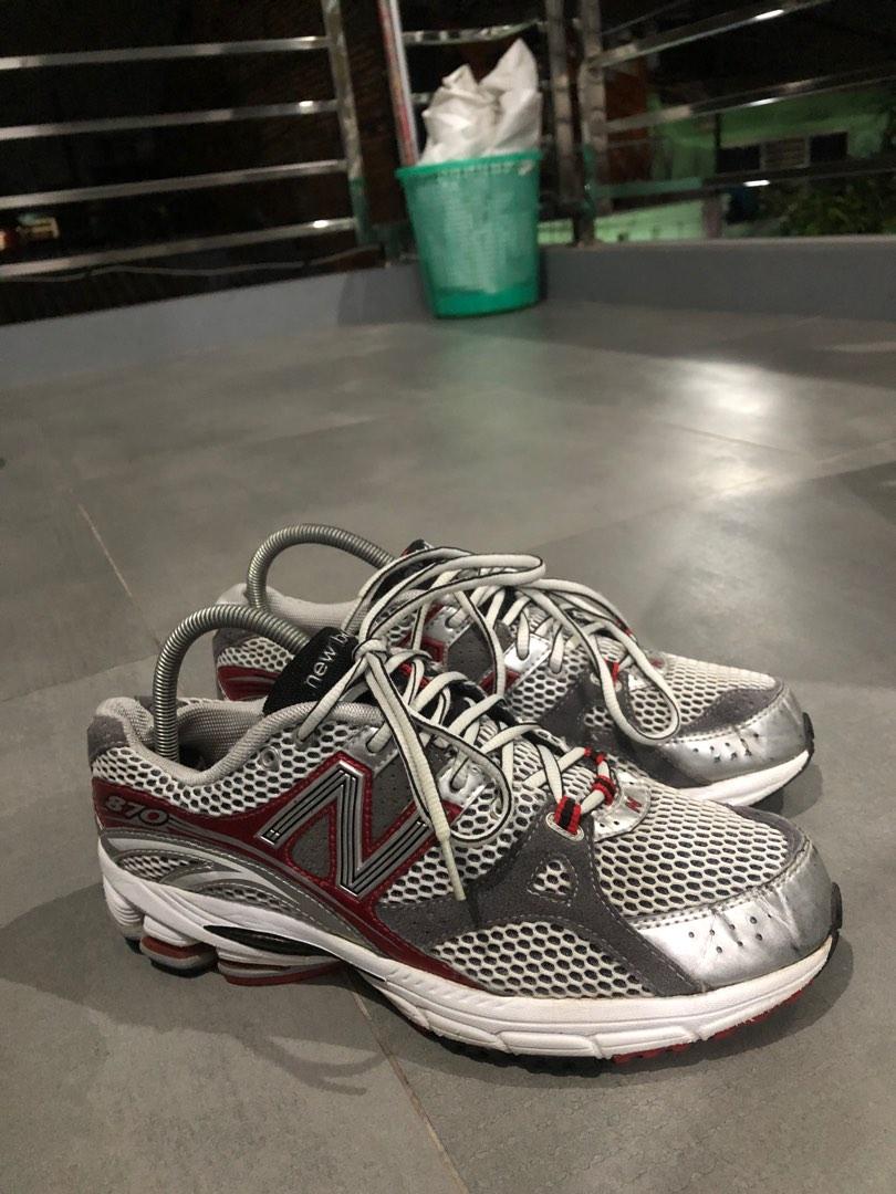 New Balance 870, Fesyen Pria, Sepatu , Sneakers di Carousell