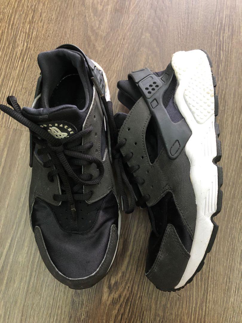 black and white huaraches