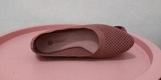 preloved triset flat shoes