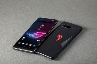 ROG PHONE 3 (With original box, gaming fan and charger)