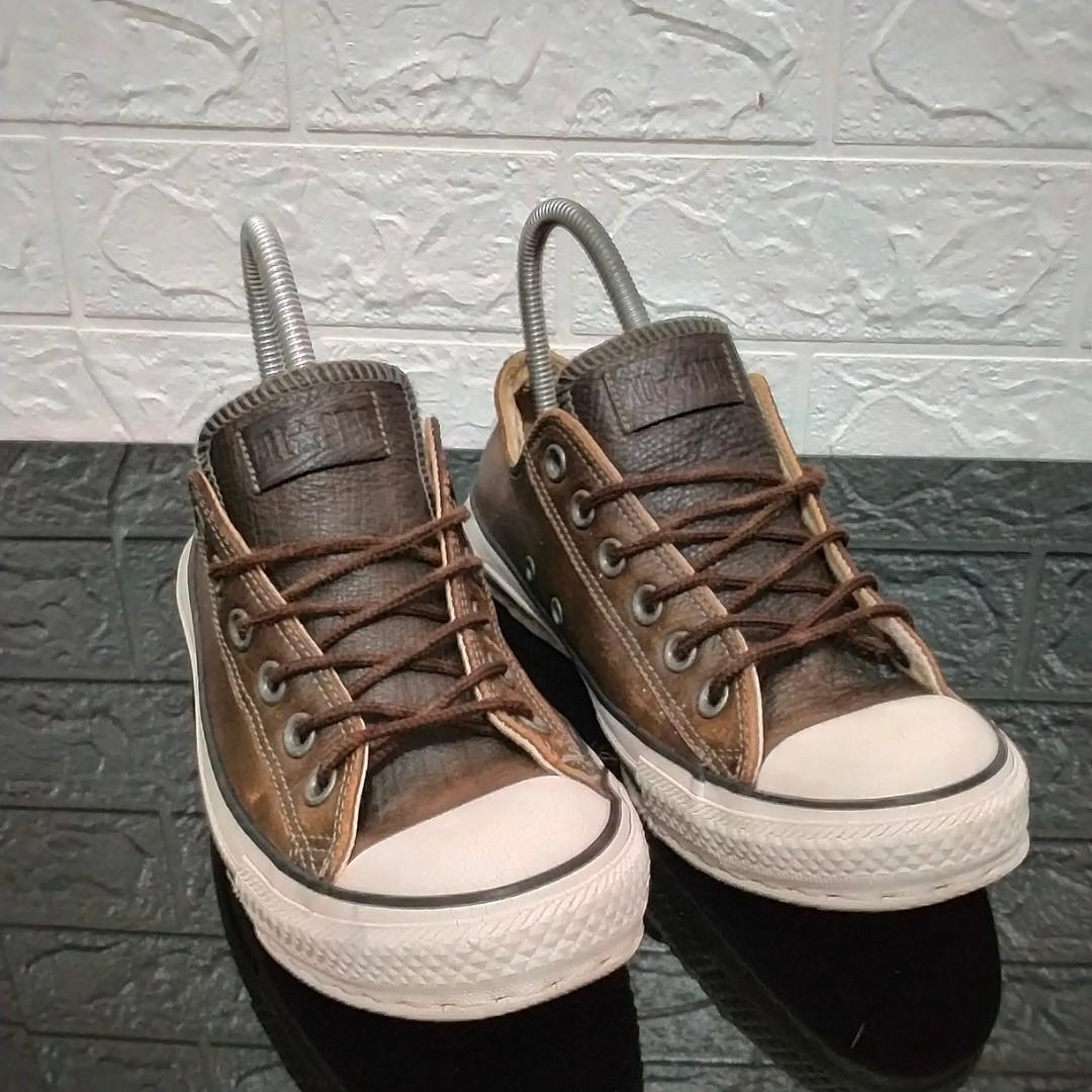 Sepatu shop converse leather