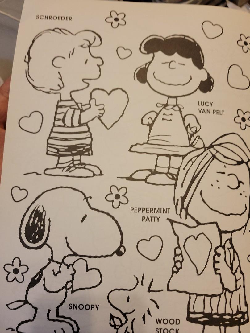 Snoopy Coloring Book, 興趣及遊戲, 手作＆自家設計, 其他 - Carousell
