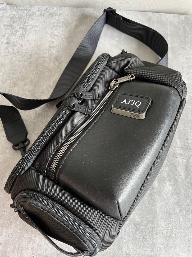 Tumi kelley sling discount