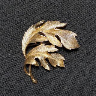 Vintage 中古 復古 Lisner 金葉 心口針 扣針 胸針 Vintage Lisner gold leaf Motif Brooch