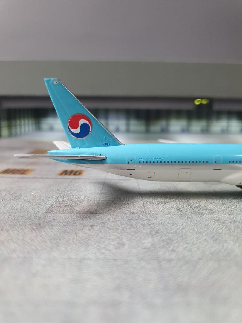 1400 Apollo Korean Air Boeing 777300(ER), Hobbies & Toys, Memorabilia