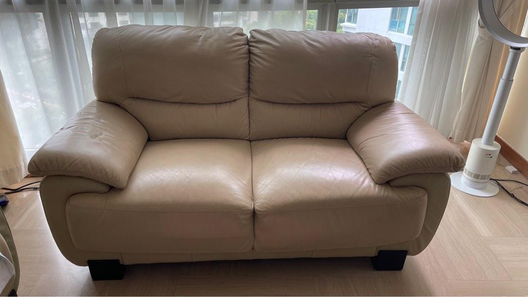 2 seater leather Sofa. Pickup before 12 Sept 2pm, Furniture & Home