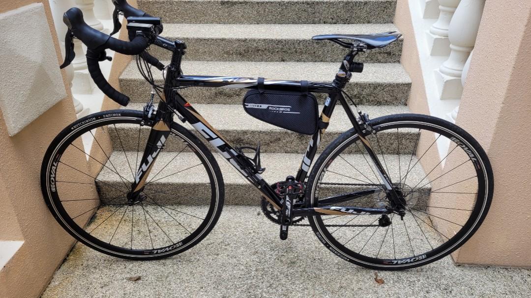 Fuji team issue road bike clearance