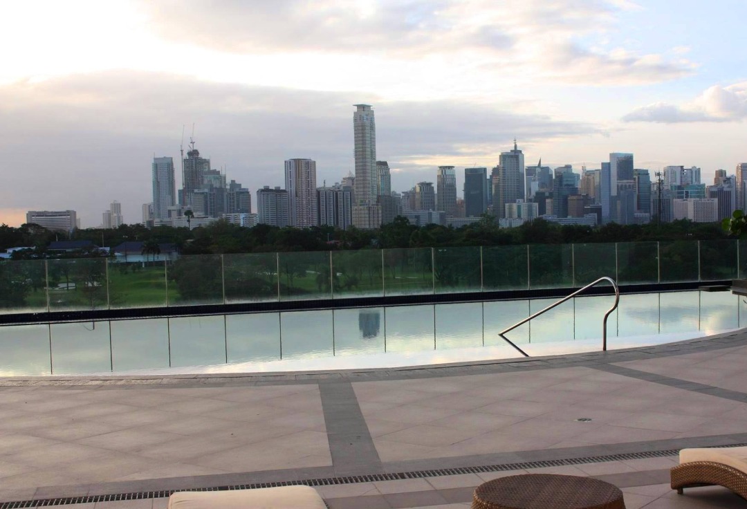 8 Forbestown 2BR BGC Skyline View RUSH For Lease Rent Facing East