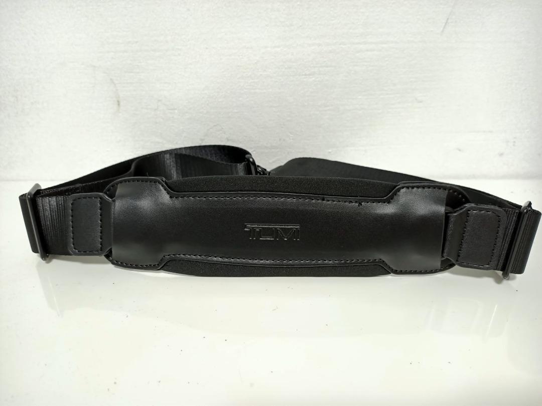 Tumi articulating shoulder strap clearance