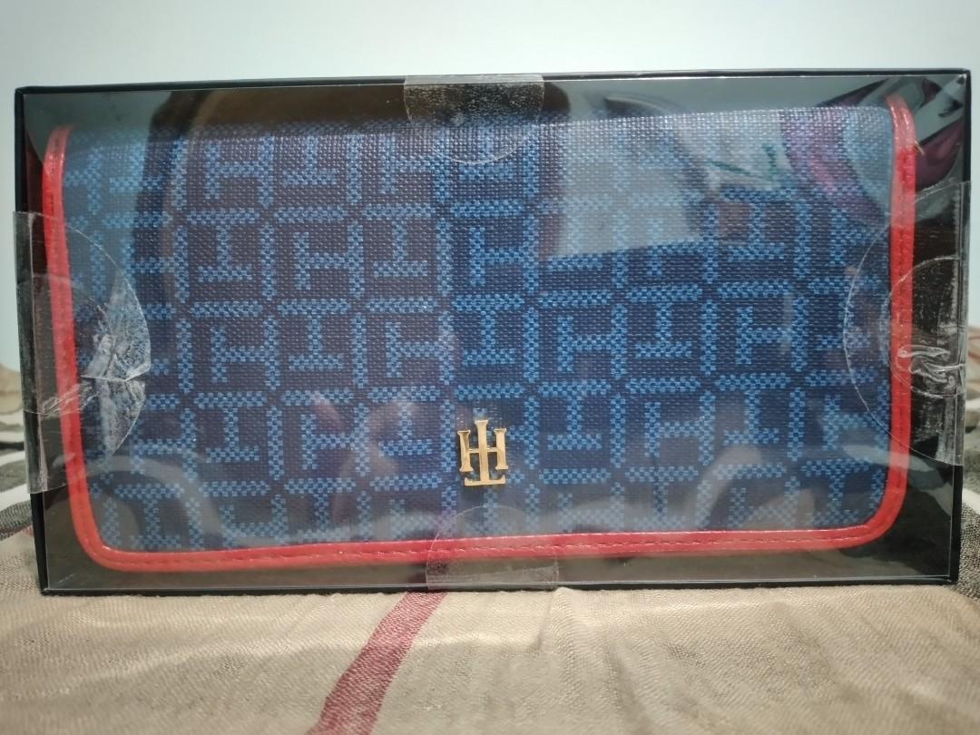 Authentic Tommy Hilfiger zip around wallet, Women's Fashion, Bags