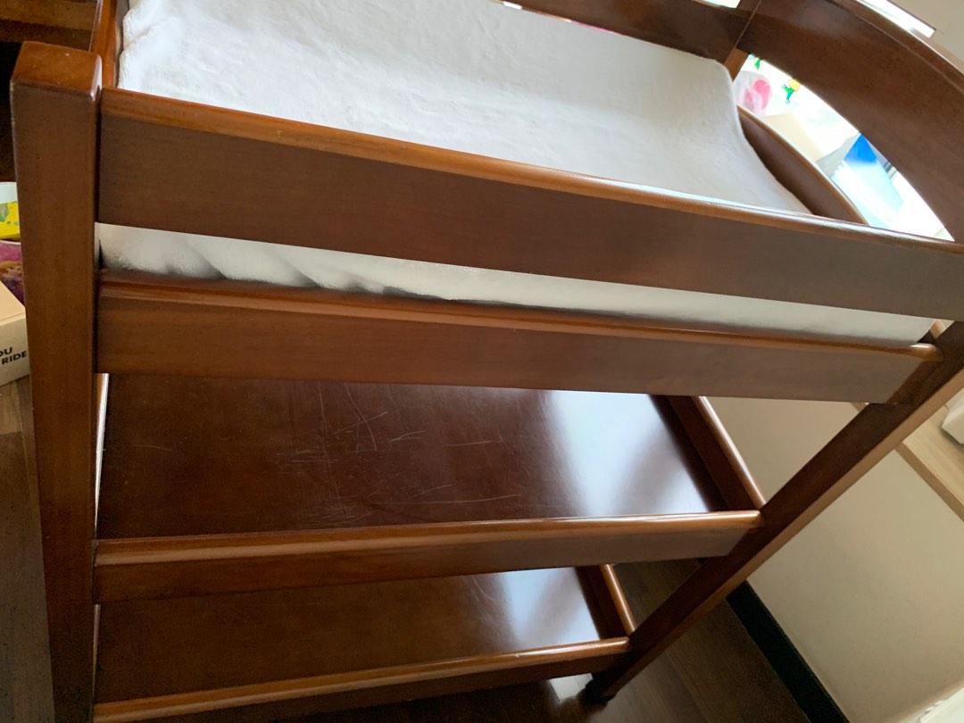 Bertini baby change table