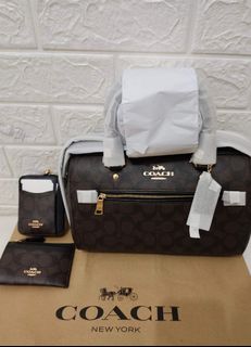 (Category: ) located in . Submitted by CC_boutique (Listing ID 1183997796, Image 1). Description: .