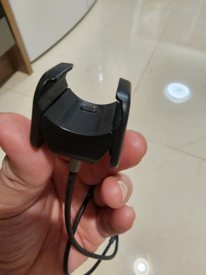 Fitbit charge 4 charger (original), Mobile Phones & Gadgets, Wearables